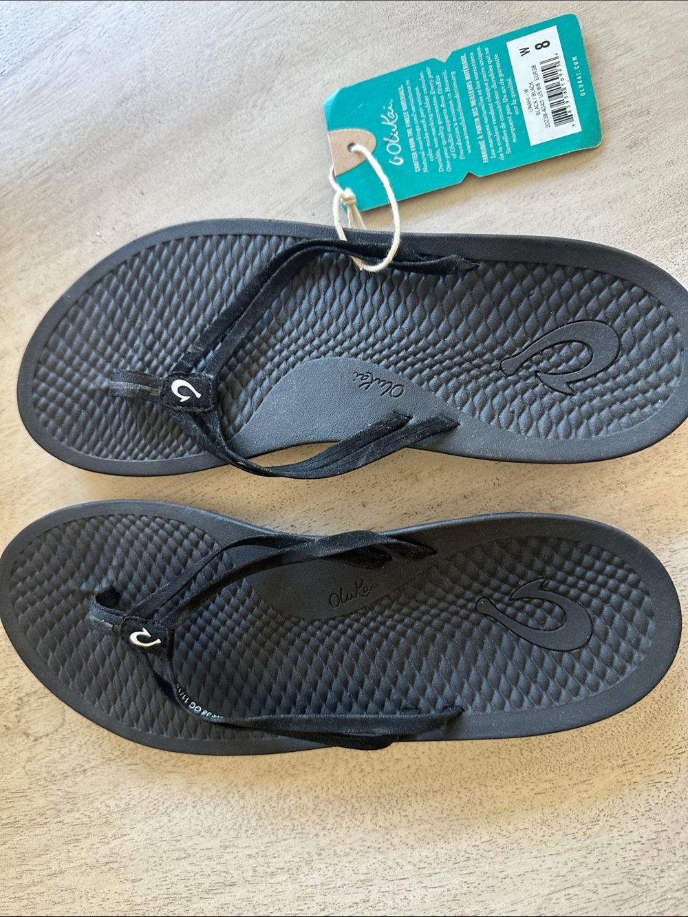 OluKai Women's Black Thong Flip Flops - Sleek Everyday Sandals